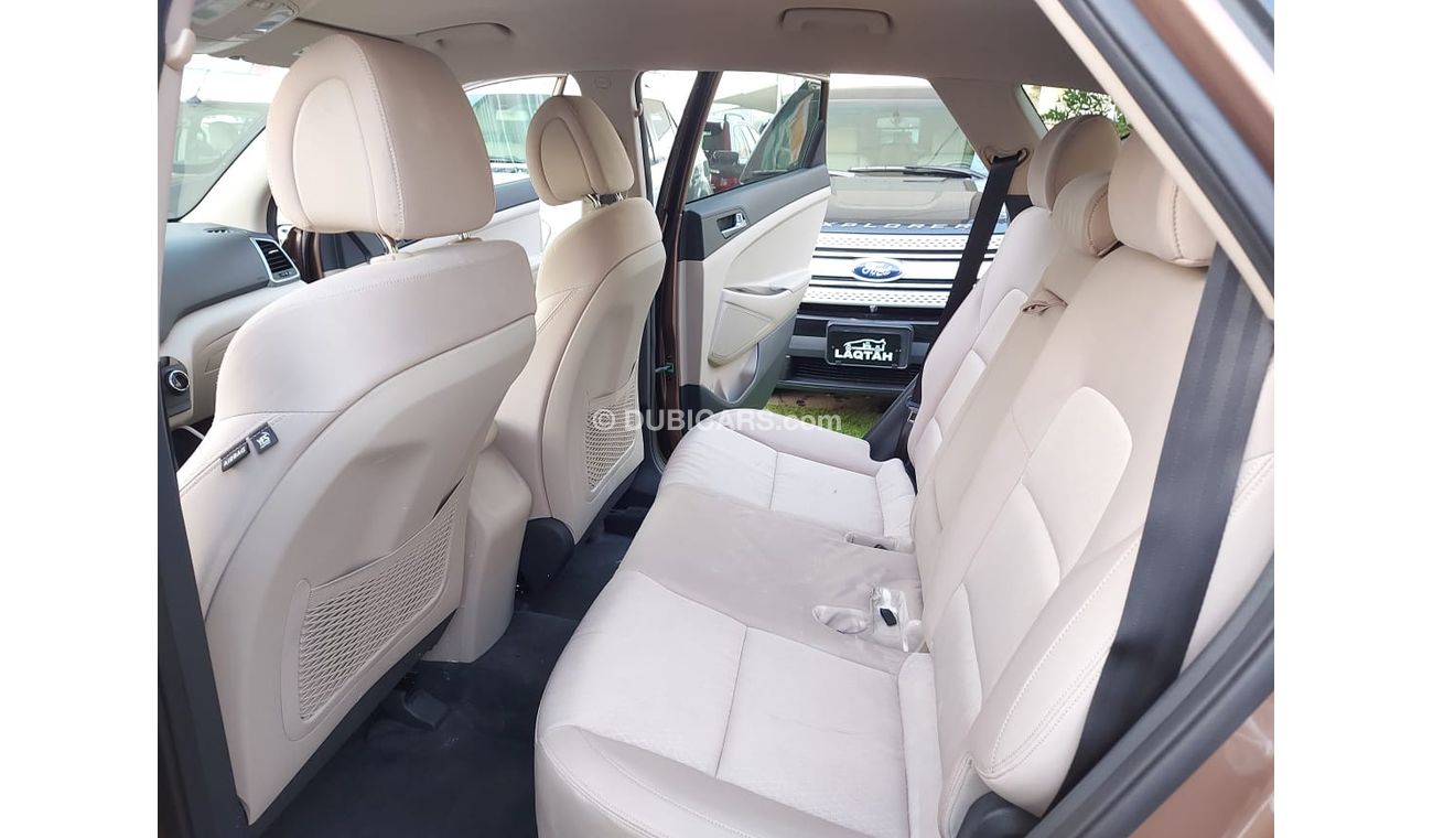 هيونداي توسون 2000 سى سى موديل 2016 مثبت سرعة تحكم رنجات  شاشة كاميرا حساسات بحالة ممتازة