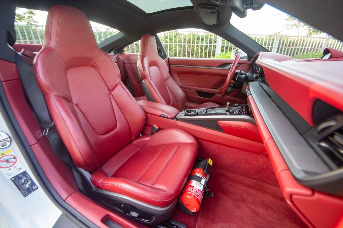 Porsche 911 Carrera 3.0L (444 HP) Coupe