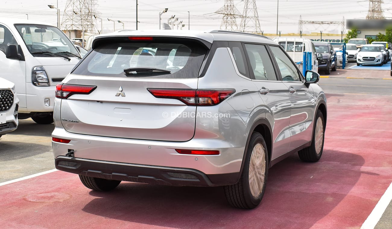 New Mitsubishi Outlander 2.5L FWD 2023 for sale in Dubai 641209