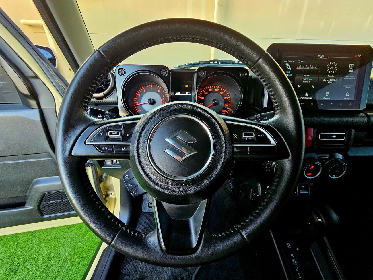 سوزوكي جيمني GLX/ DUAL TONE/ AUTOMATIC/ ORIGINAL PAINT/ 1.5L V4/ LOW MILEAGE