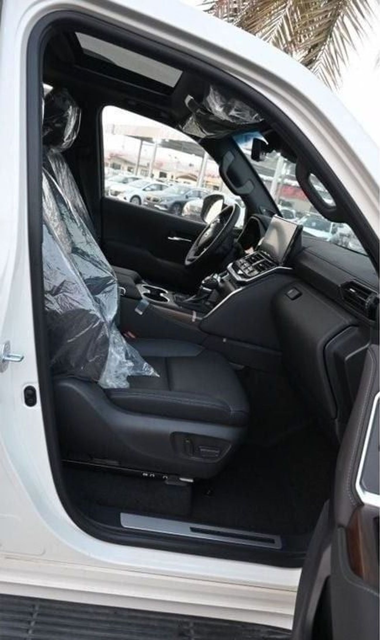 Toyota Land Cruiser TOYOTA LC300 3.3L VX+ DIESEL 6CYL. 7SEATER EUROPE FULL OPTION 2022MY