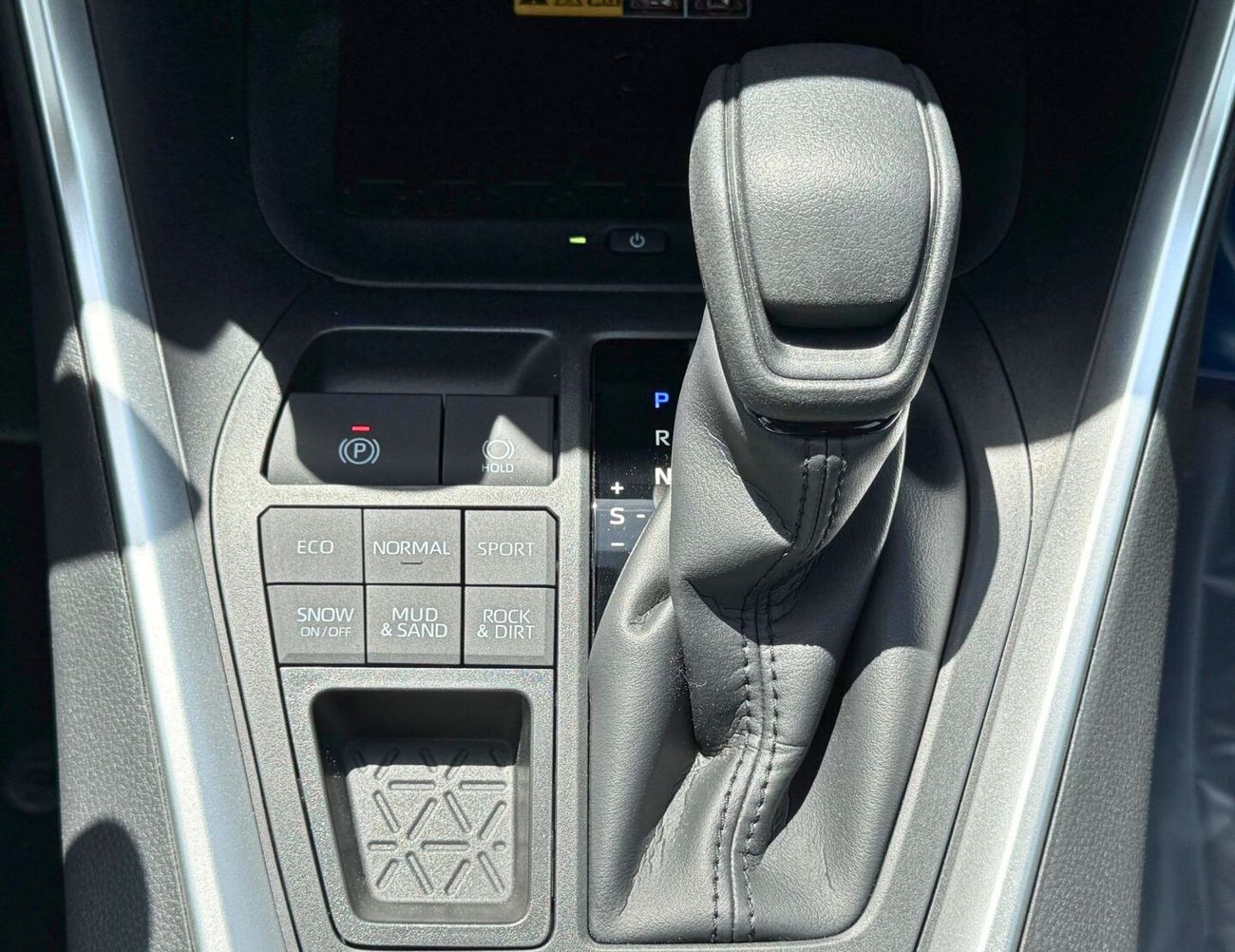 تويوتا راف ٤ EURO 6 / Full Option / 2.5L With Sunroof / 4WD CODE # RAVPH