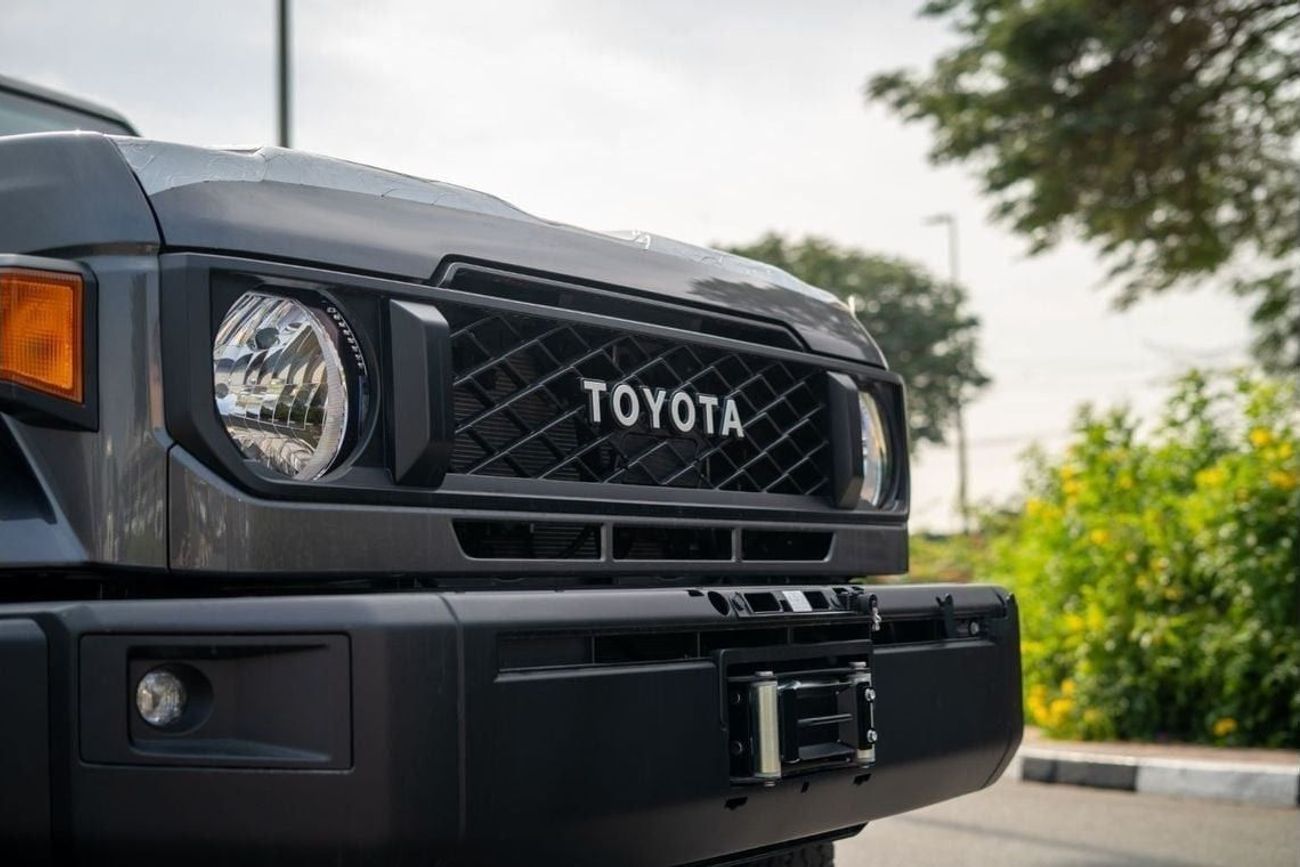 تويوتا لاند كروزر بيك آب TOYOTA LAND CRUISER 4.0 LTR V6 PETROL FULL OPTION AUTOMATIC 2024 MODEL