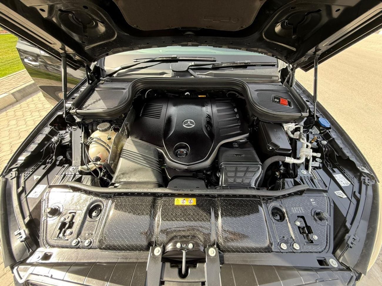 مرسيدس بنز GLE 450 Mercedes-Benz GLE 450 Petro engine 2025 black colour RHD