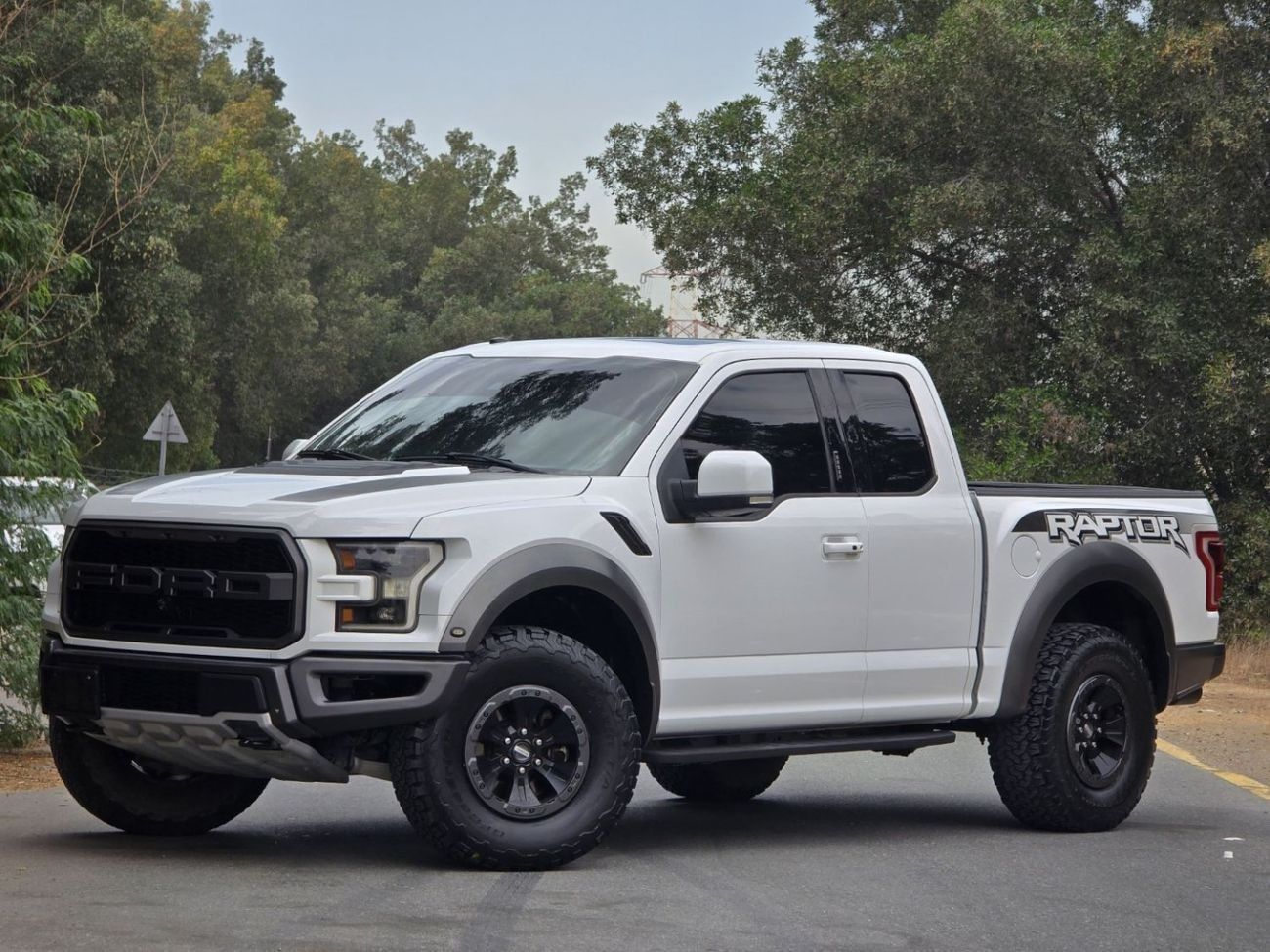 فورد إف-150 رابتور FORD F-150 RAPTOR 2018 GCC ORGINAL PAINT // ACCIDENT FREE // GOOD CONDITION