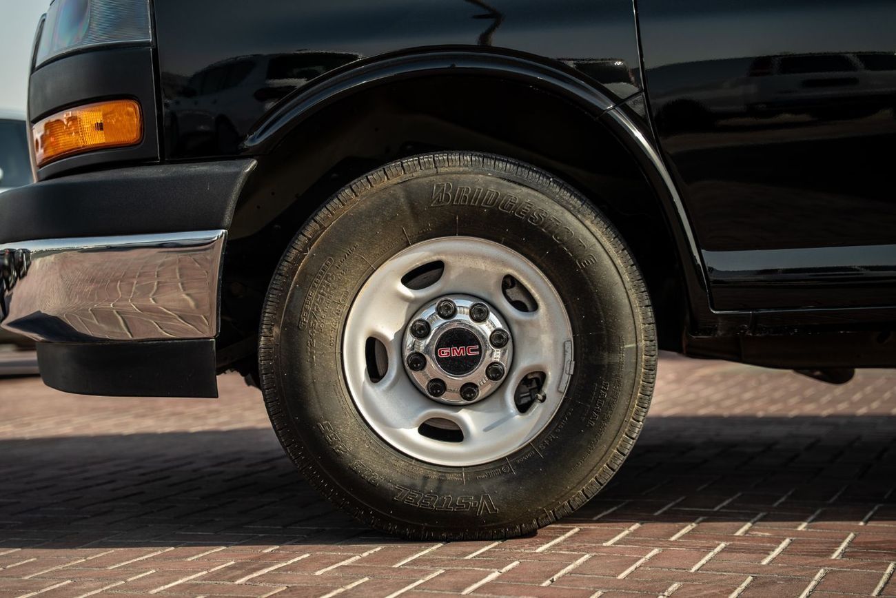 جي أم سي سافانا 3500 Cargo Extended Wheelbase 2023 GCC 6.6L V8 0Kms