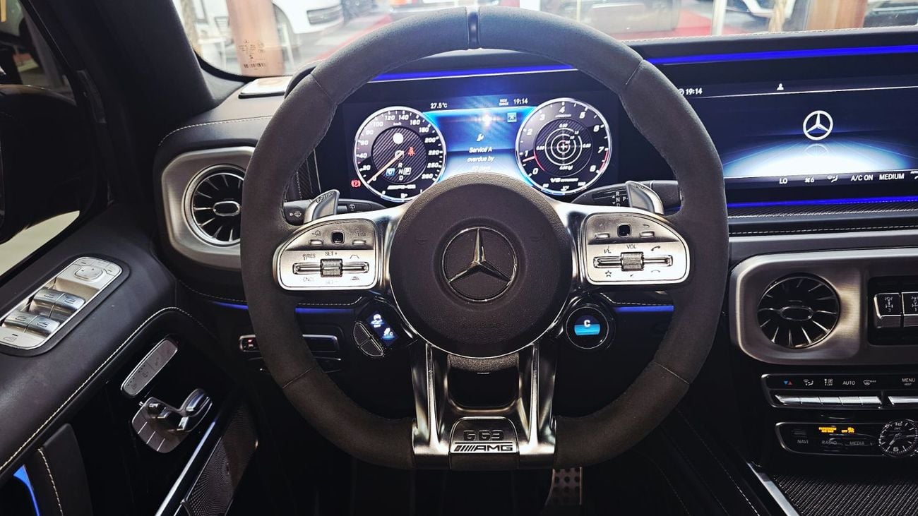 مرسيدس بنز G 63 AMG STD نسخة الجراند اسود مطفي داخلية كاربون فايبر