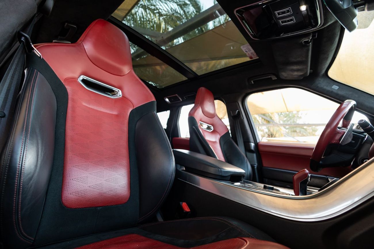 Land Rover Range Rover Sport SVR 5.0L (550 HP)