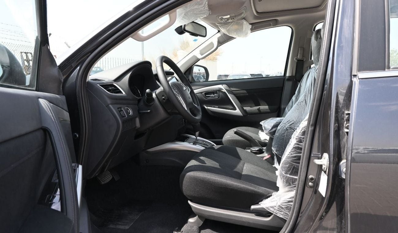 Mitsubishi Montero MITSUBISHI PAJERO SPORT 2.5L 4WD DIESEL AT 7 SEATER MID OPTION