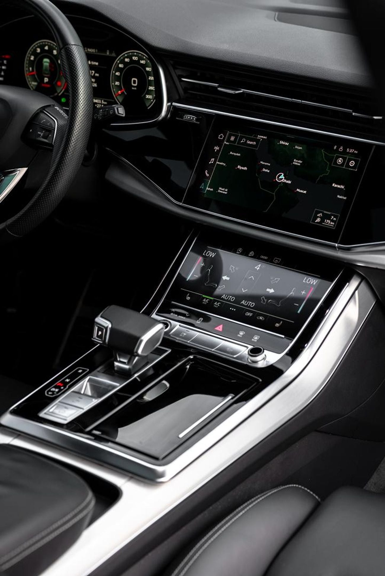 Audi Q8 55 TFSI quattro S-Line 3.0L (340 HP)