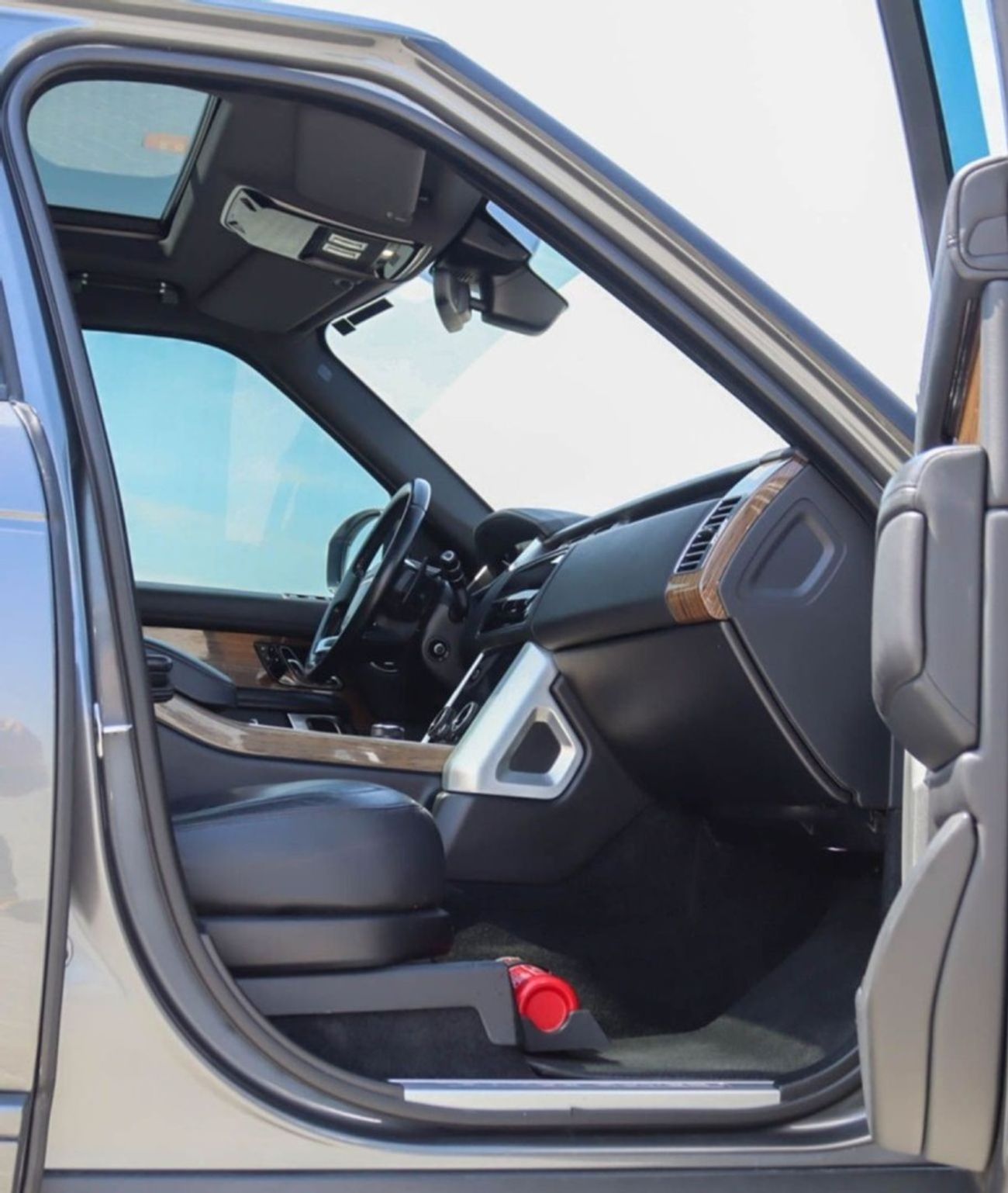 Land Rover Range Rover HSE 3.0L (375 HP) Range Rover GCC, Original Paint, Accident-Free, Full Service History, AED 3025 /Mo