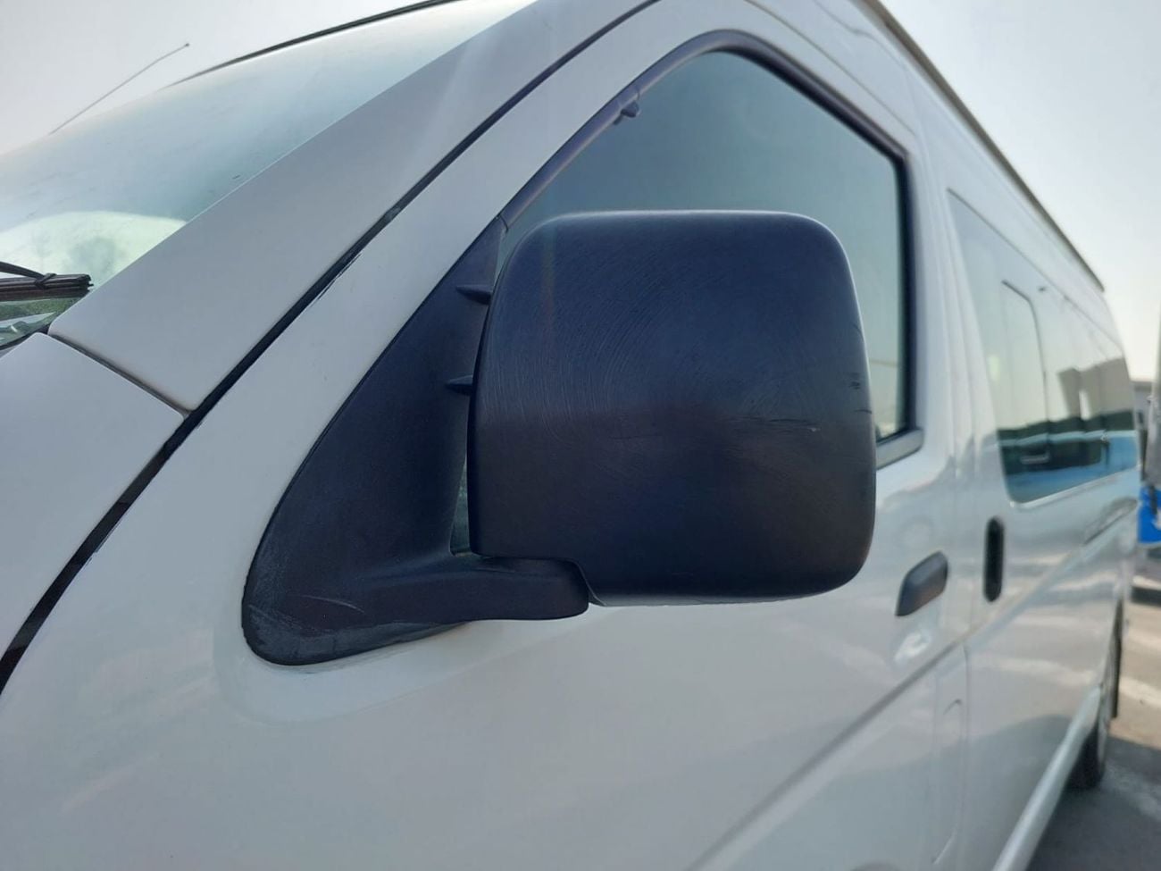 Toyota Hiace (RAMADAN OFFER) TOYOTA HIACE COMMUTER VAN RHD 2018 MODEL 2.5 L DIESEL MANUAL(PM73780)