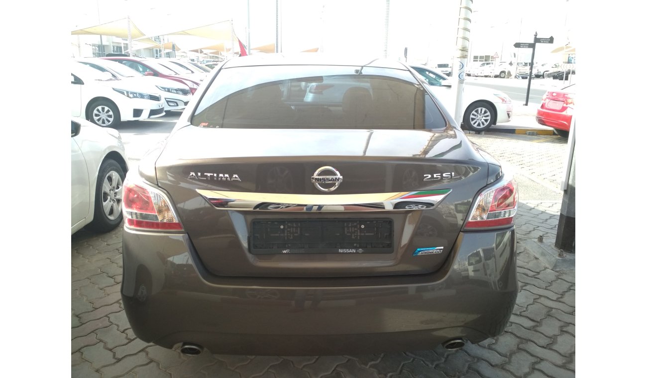 Nissan Altima 2016 BROWN GCC NO PAIN NO ACCIDENT PERFECT