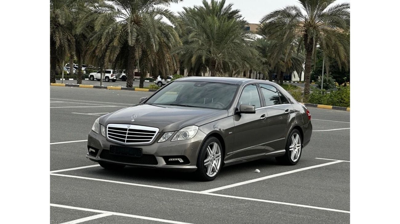 Mercedes-Benz E 250 MODEL 2010 GCC CAR PERFECT CONDITION INSIDE AND OUTSIDE FULL OPTION PANORAMIC ROOF LEATHER SEATS