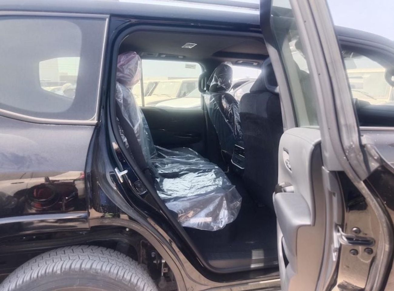 تويوتا لاند كروزر GXR 4.0L Land Cruiser LC300 GXR Petrol 4.0L