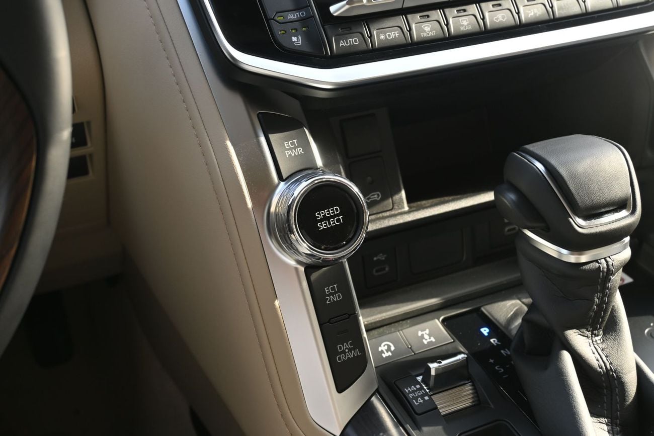 تويوتا لاند كروزر GXR Toyota Land Cruiser GX-R 4.0L V6 Petrol Model 2026