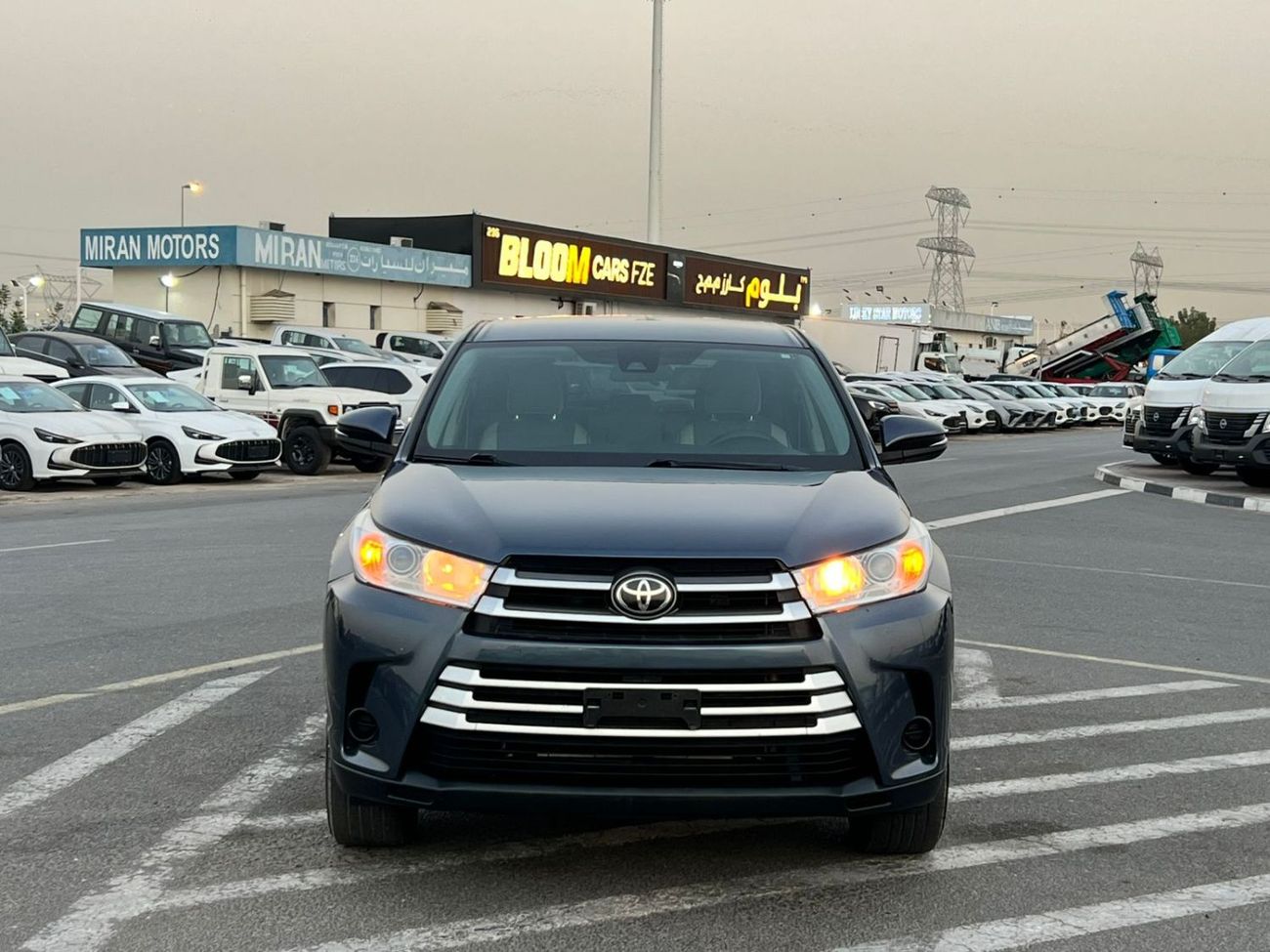 تويوتا هايلاندر 2018 Toyota Highlander Mid Option 2.7L V4 -AWD 4x4 - Rear Camera - Leather Seat