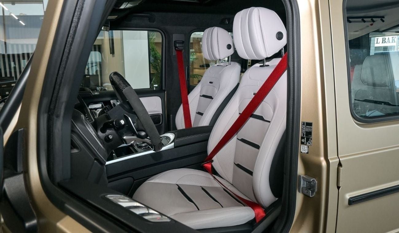 Mercedes-Benz G 63 AMG Mercedes G63 AMG - Gold Magno Color - Carbon Fiber - Rear Entertainment System - Excellent Condition