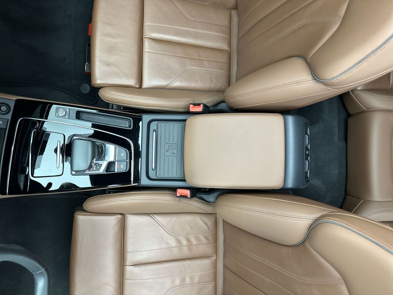 أودي Q5 45 TFSI Quattro Design 2.0L