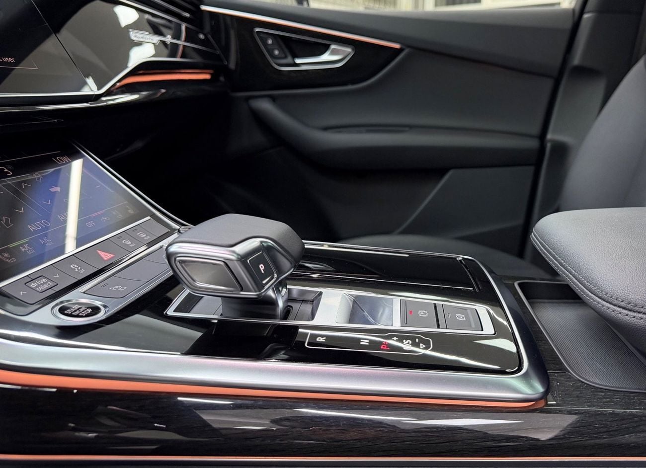 أودي Q7 55 TFSI S-LINE LUXURY 55 TFSI quattro S Line 2.0L
