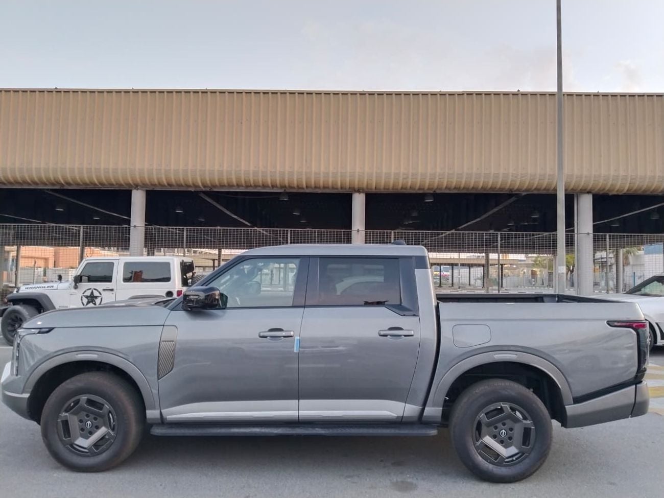 نيسان فرونتير 2025 Nissan Frontier Pro 2.0T Gasoline 360° panoramic camera + 1 differential lock