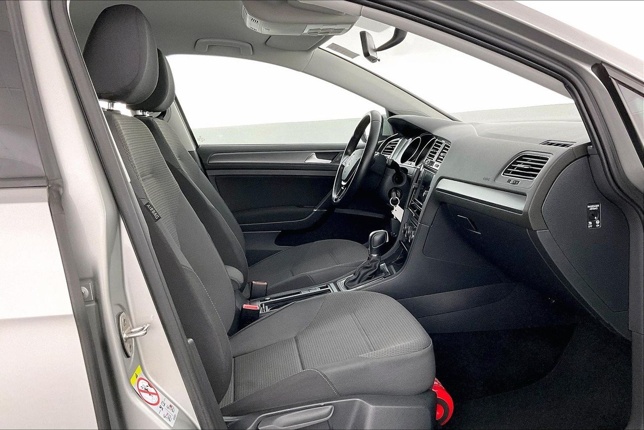 Volkswagen Golf SE| 1 year free warranty | Exclusive Eid offer