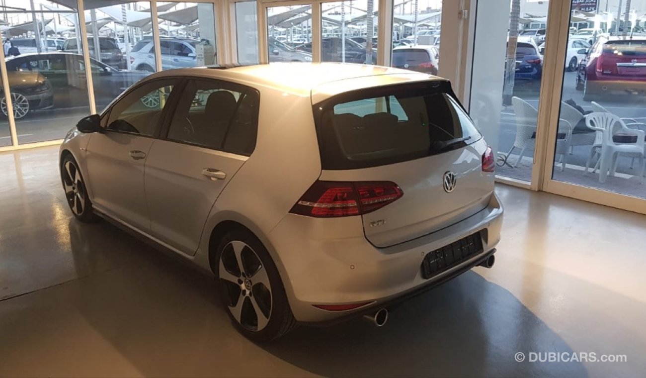 Volkswagen Golf GTI