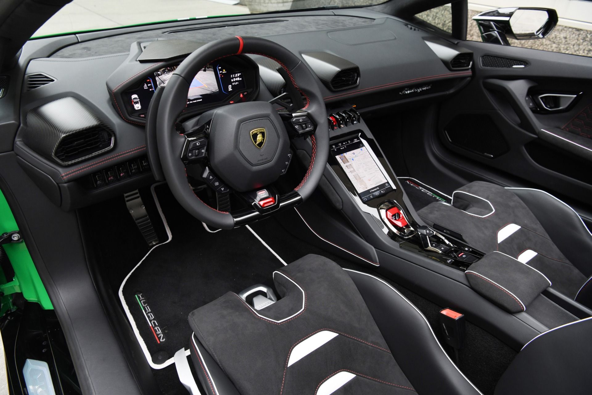 لامبورغيني هوراكان ايفو سبايدر interior - Cockpit