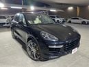 Porsche Cayenne Turbo S 4.8L (570 HP) 2016 | CARBON CERAMIC BRAKES (PCCB) | CARBON INTERIOR PACKAGE | SUNROOF