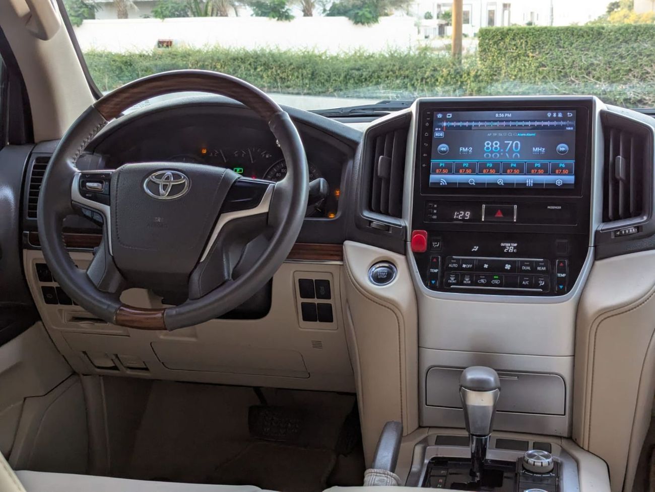 Toyota Land Cruiser GXR2 4.5L GXR-4.5L-1VD-8 Cylinders-LHD-Diesel-4WD-Automatic-8 Seats-5 Doors