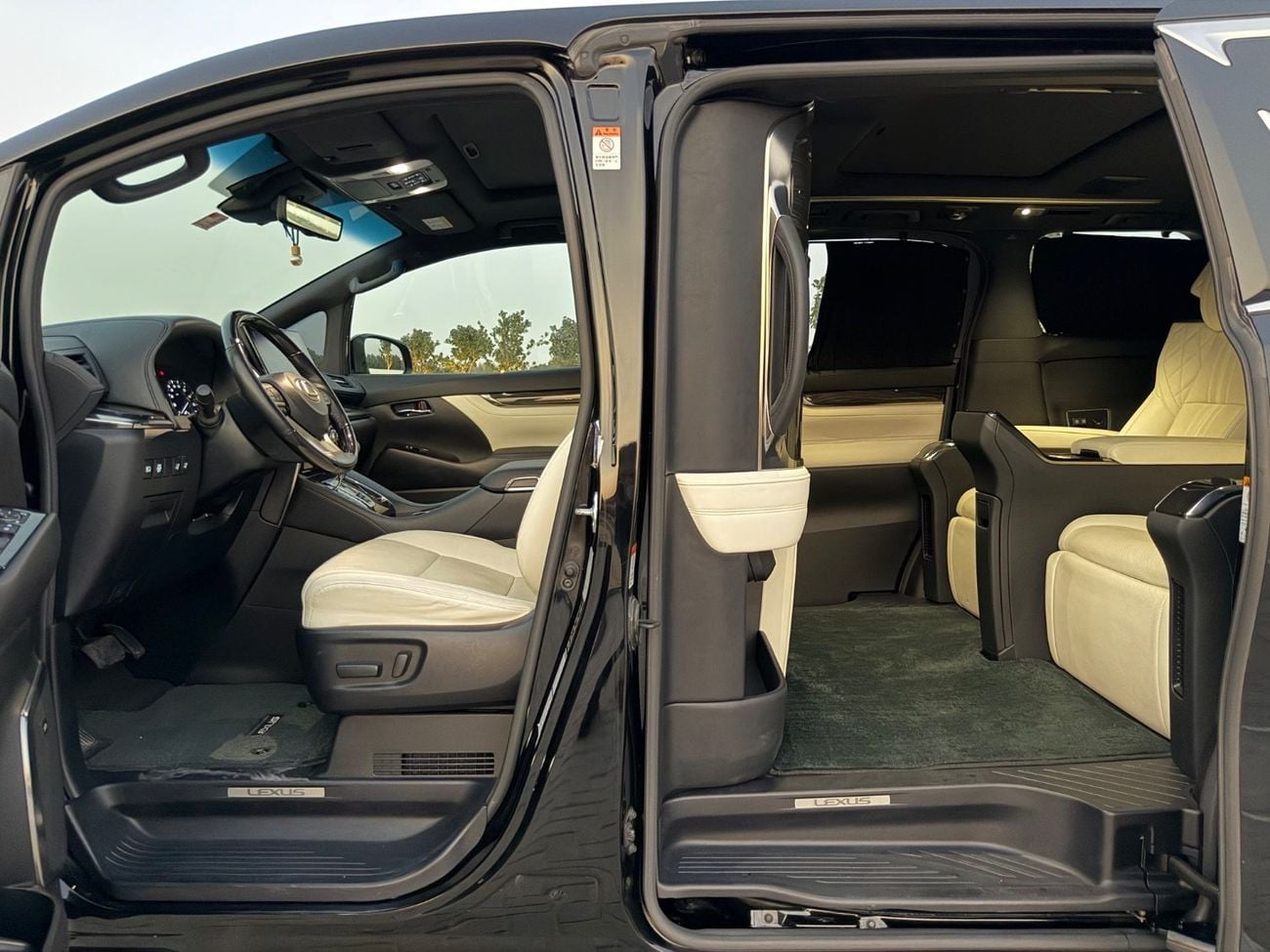 Lexus LM 300H STANDARD Lexus LM 300 2020 | 4-Seater VIP Luxury   Price: AED 259,000  Japanese Specifications  Mileage: 120,