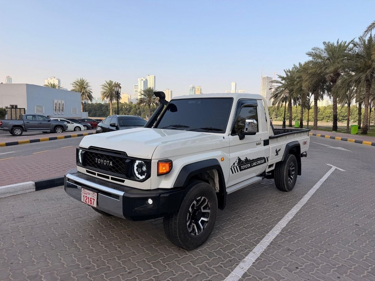 Toyota Land Cruiser 79 series with Current Shape