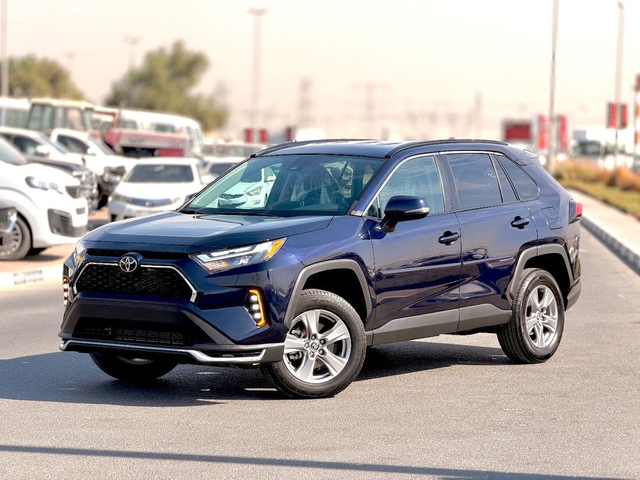 Toyota RAV4 XLE 2.5 L AWD leather seats, push start 2024