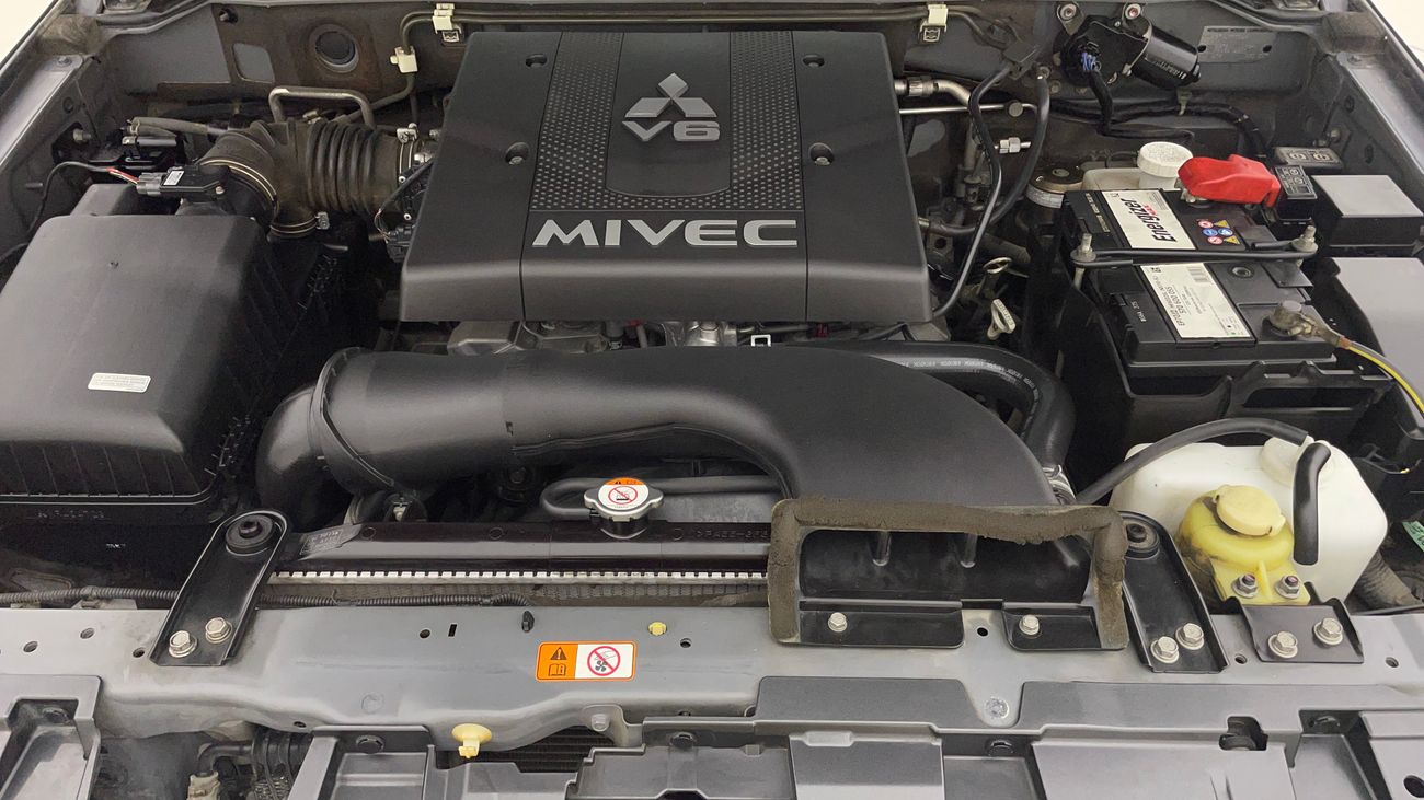 ميتسوبيشي باجيرو GLS HIGHLINE 3.8 | بدون دفعة مقدمة | اختبار القيادة في المنزل