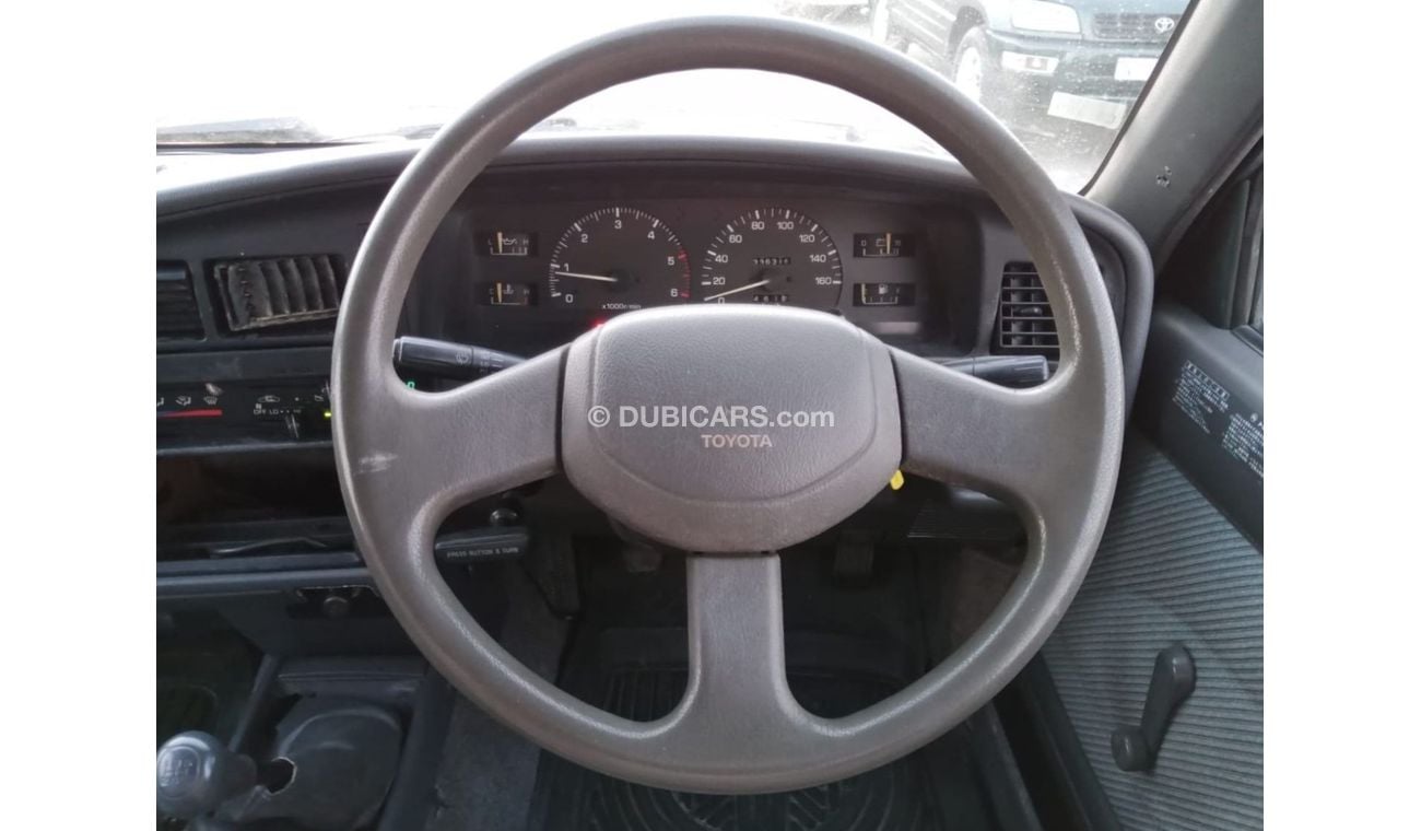 تويوتا هيلوكس TOYOTA HILUX PICK UP RIGHT HAND DRIVE (PM972)