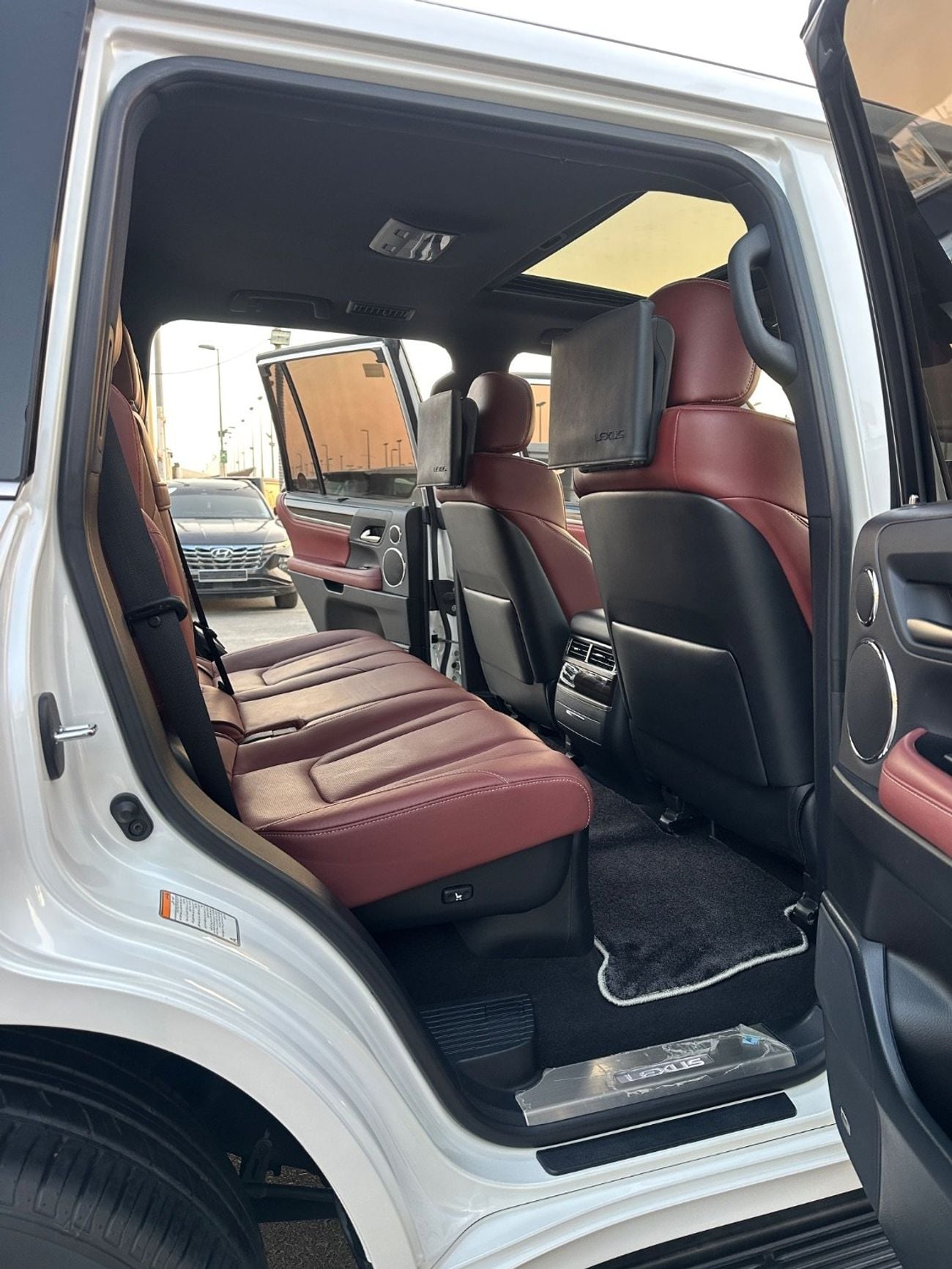 Lexus LX570 SIGNATURE