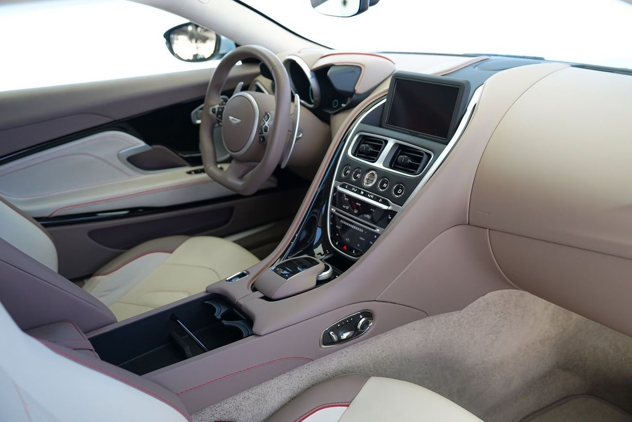 أستون مارتن DBS Superleggera 5.2L