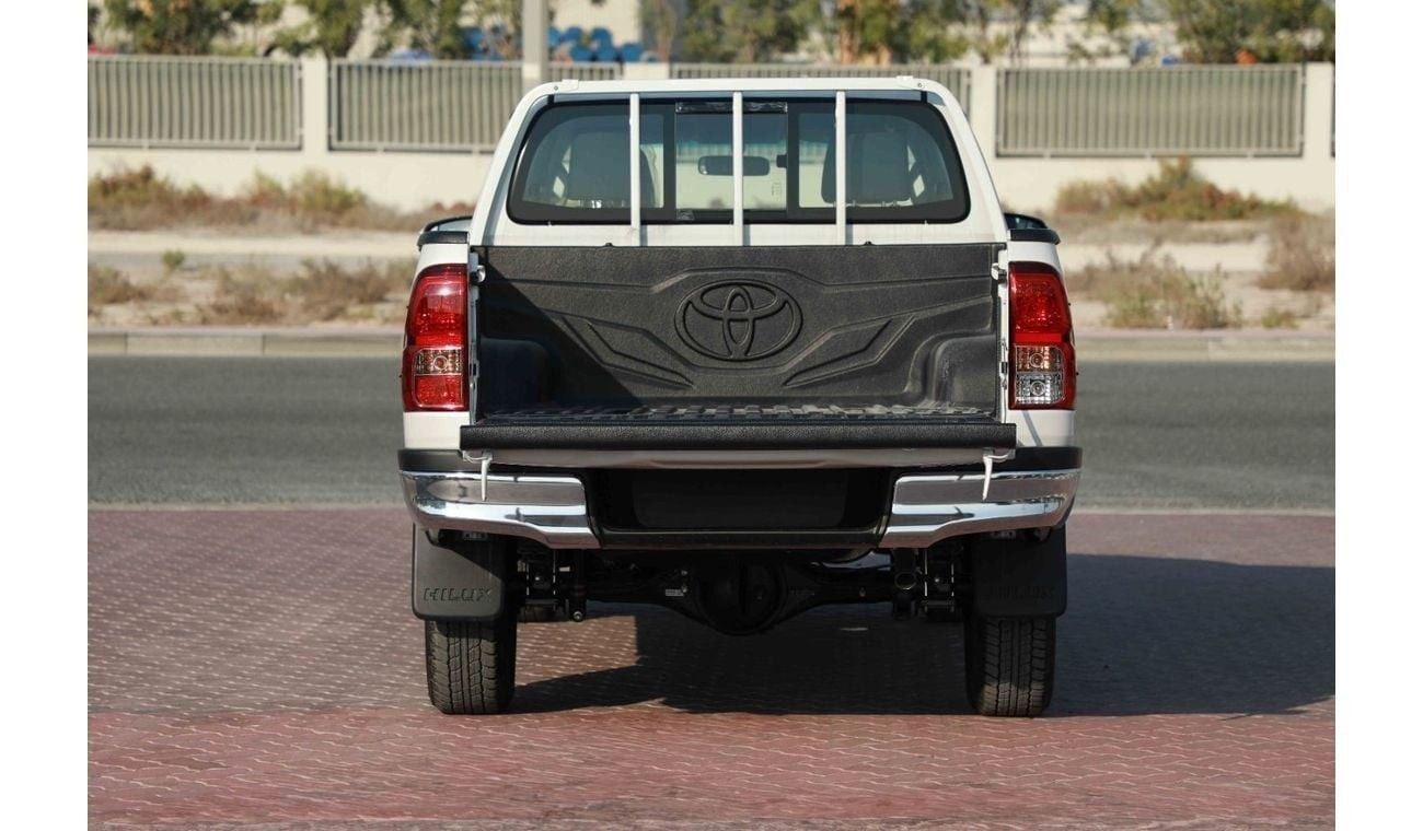 Toyota Hilux 2025 TOYOTA HILUX LOW 2.7 - PLATINUM WHITE PEARL inside BLACK | Export Only