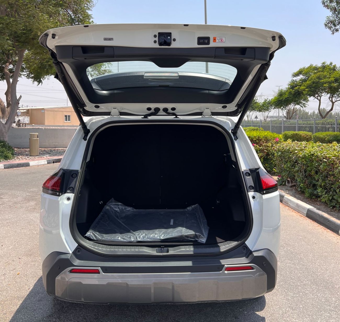 تويوتا راف ٤ TOYOTA RAV4 2.0 4WD LUXURY -2026YM