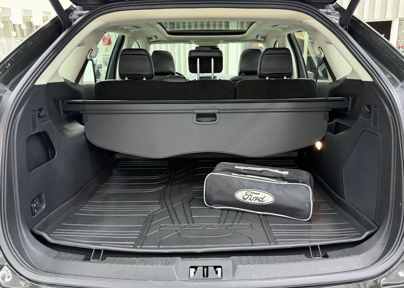 فورد إدج GCC .. Brand New .. Titanium .. Top Range