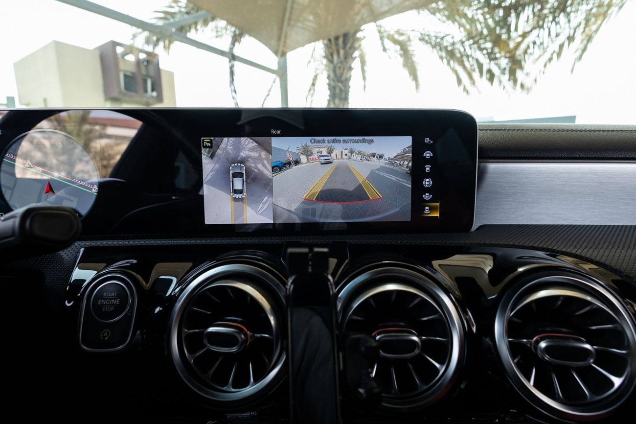 Mercedes-Benz CLA 250 Std 2.0L (224 HP)