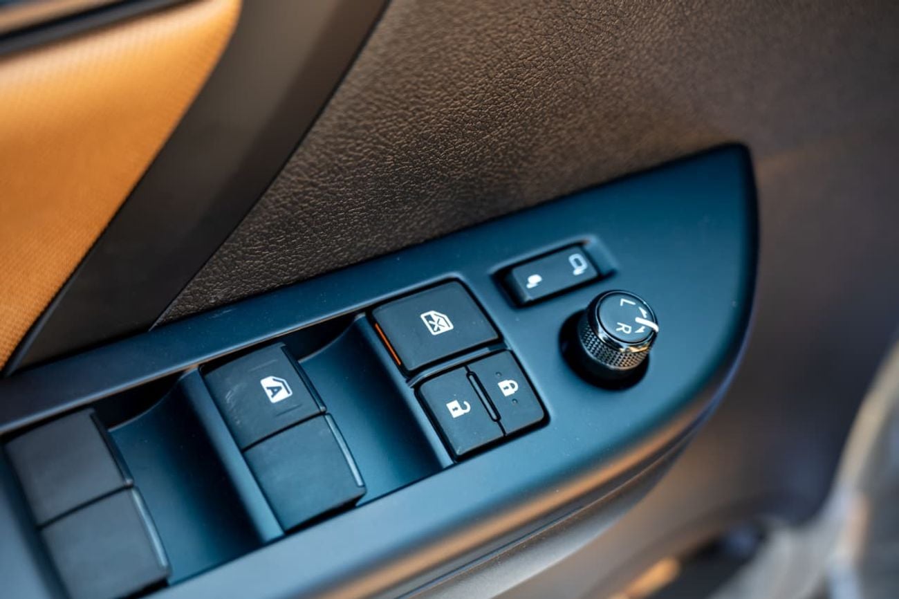 تويوتا فورتونر 2.7L Petrol | 4 Cylinder | Automatic