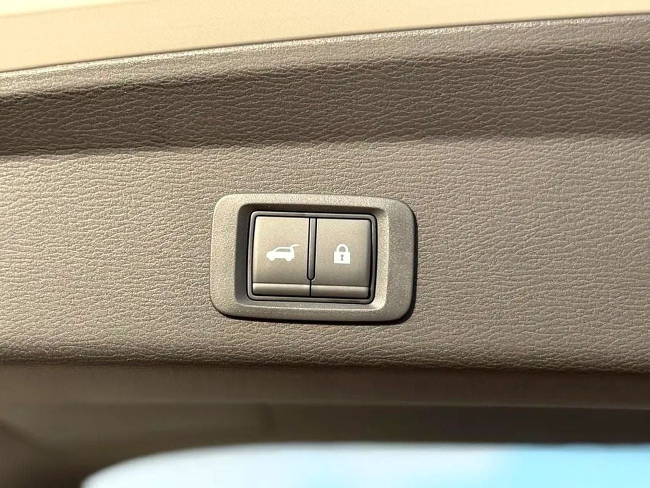 Mitsubishi Outlander P-Line 2026 4x4  Petrol 2.5L