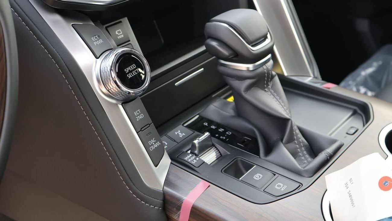 تويوتا لاند كروزر VX 4.0L PTR A/T // 2025 // HIGH OPTION WITH 360 CAMERA , HEATER&COOLING SEATS // SPECIAL OFFER // BY