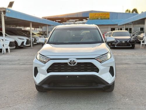 Toyota RAV4 LE