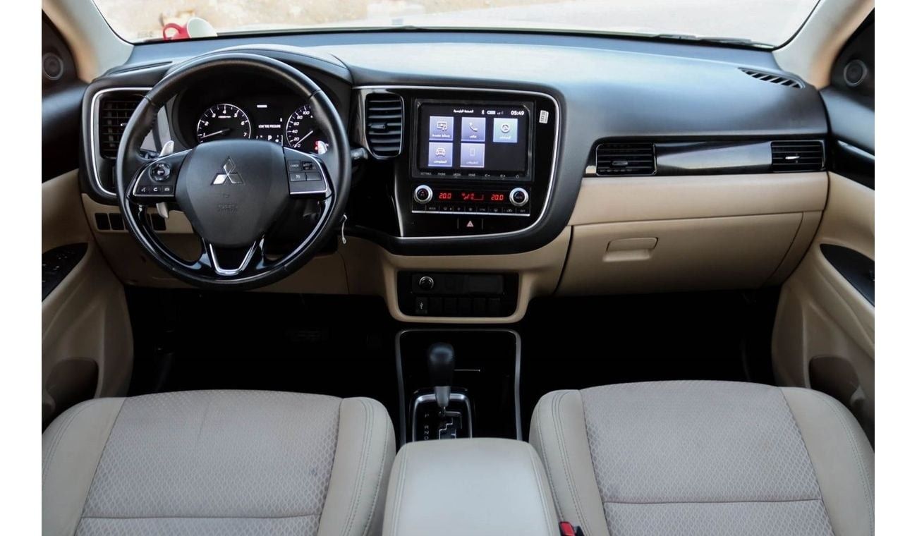 Mitsubishi Outlander GLS 2.4L Mitsubishi Outlander 2021 GCC 2.4L accident-free original paint in excellent condition 1281