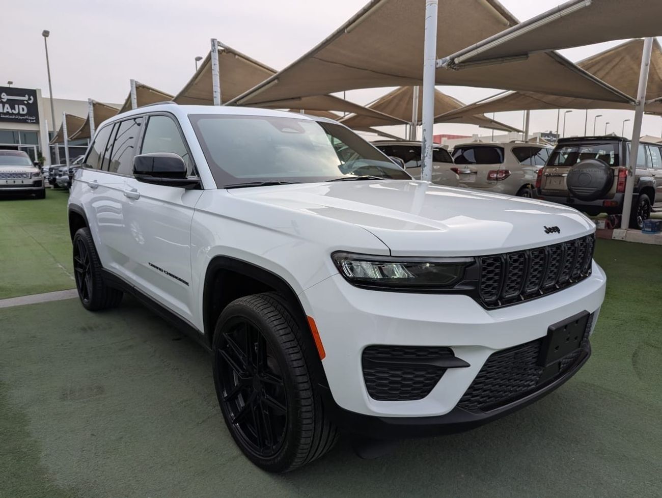 Jeep Grand Cherokee Altitude 3.6L JEEP GRAND CHEROKEE 2024 V6 engine 3.6L zero kilometer American clean car fresh import