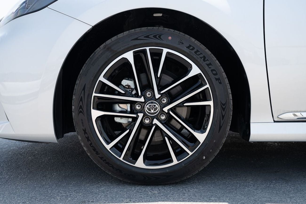 Toyota Camry LE Hybrid 2.5L 2026