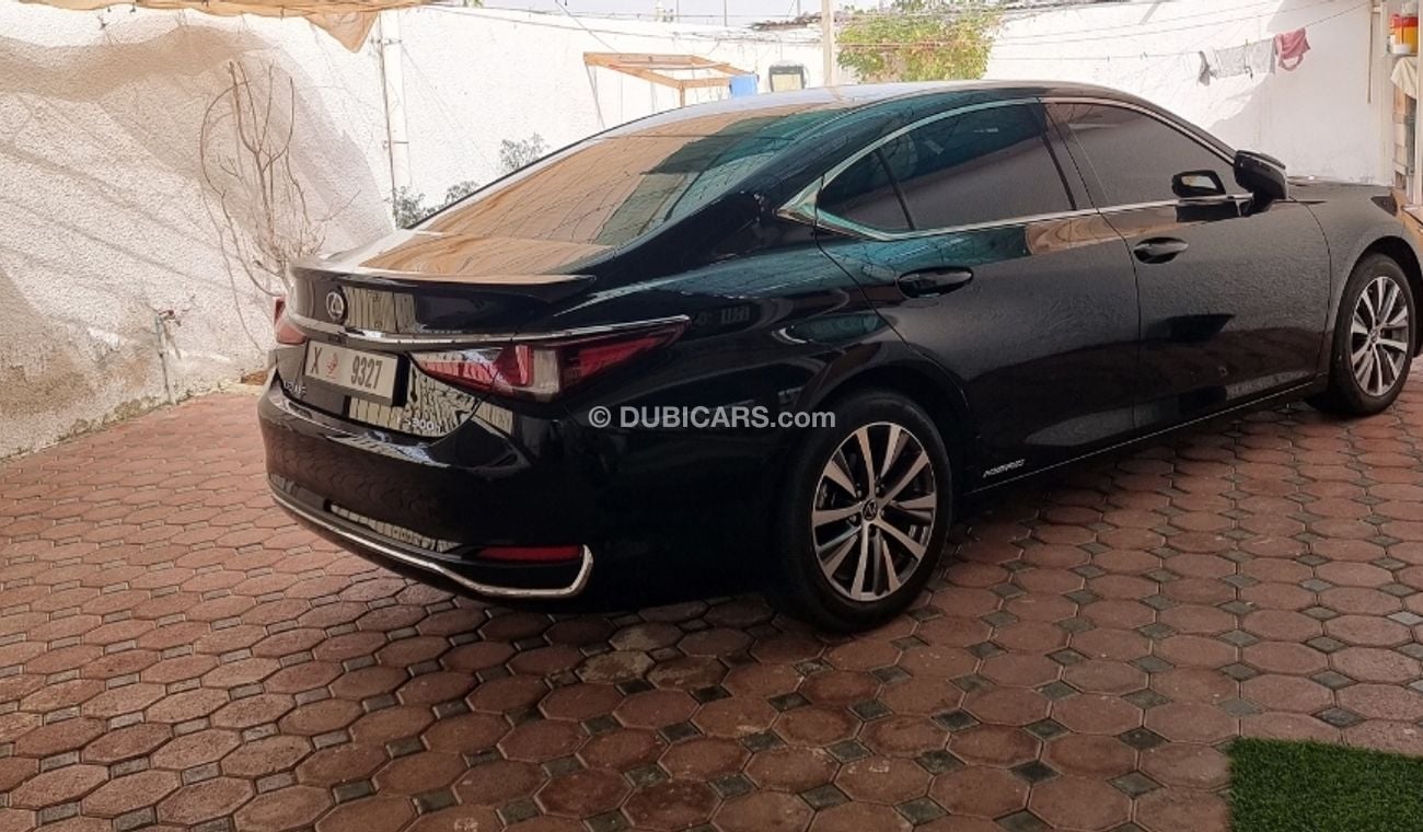 Lexus ES 300 ES300H Premier