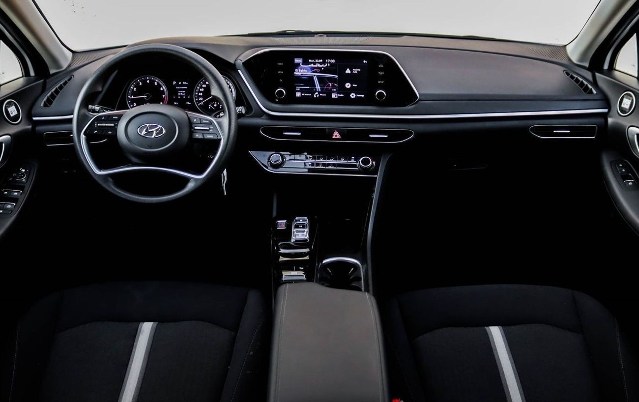 Hyundai Sonata Smart 2.5L Hyundai Sonata 2023 GCC accident-free in excellent condition 1042 P.M